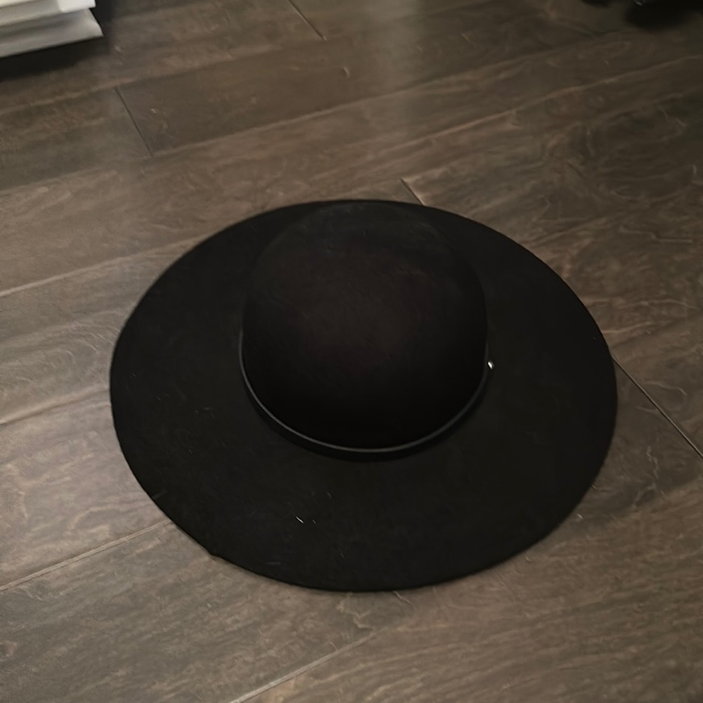 Black felt hat